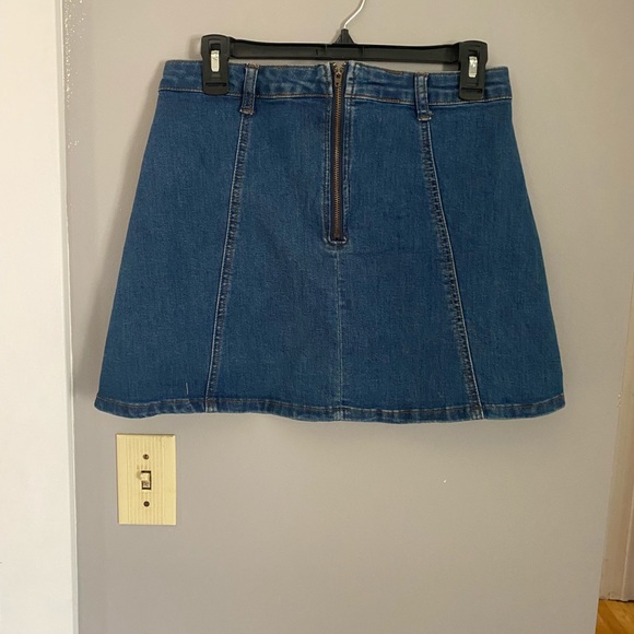 Jean Skirt with tie front - Picture 2 of 4
